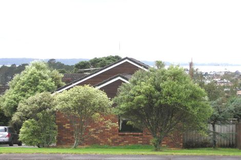 Photo of property in 1/4231 Great North Road, Glendene, Auckland, 0602