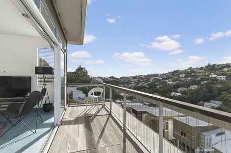 Photo of property in 71 Tiketike Way, Brooklyn, Wellington, 6021