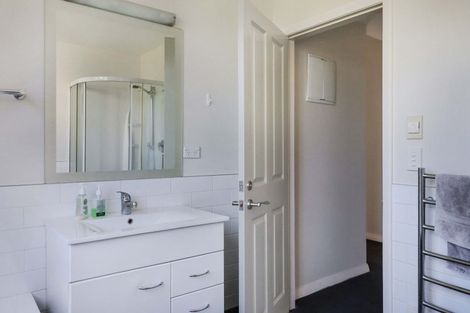 Photo of property in 8 Lewer Street, Karori, Wellington, 6012