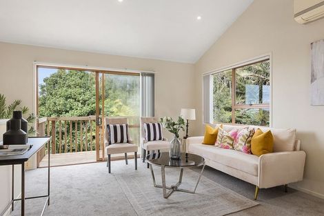 Photo of property in 1/807 East Coast Road, Northcross, Auckland, 0630