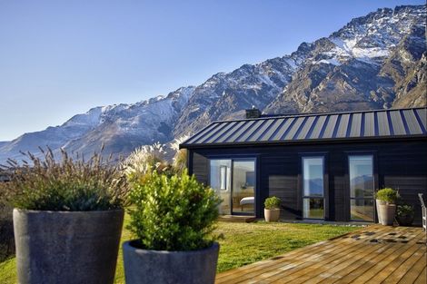 Photo of property in 7 Rabbiters Drive, Jacks Point, Queenstown, 9371