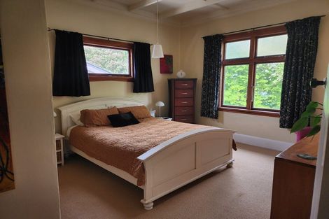 Photo of property in 6 Convent Road, Bluff Hill, Napier, 4110