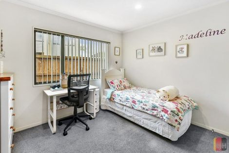 Photo of property in 13 Girvan Terrace, Wattle Downs, Auckland, 2103