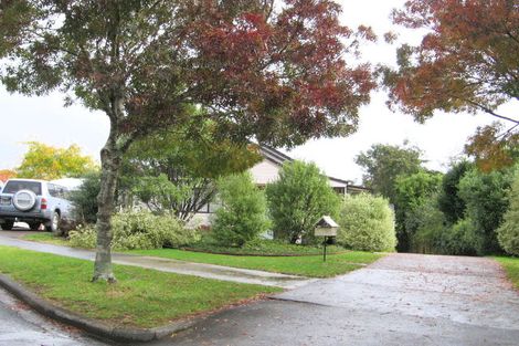 Photo of property in 3 Photinia Place, Botany Downs, Auckland, 2010