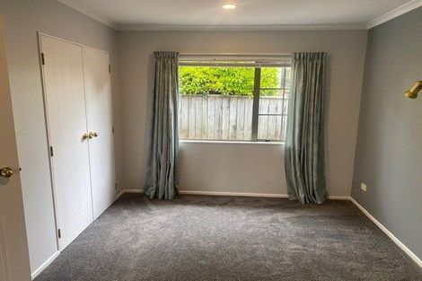 Photo of property in 11 Shelter Grove, Frankleigh Park, New Plymouth, 4310