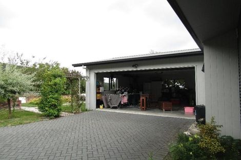Photo of property in 17 Peregrine Place, Kinloch, Taupo, 3377