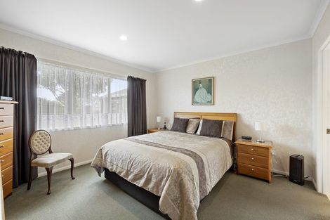 Photo of property in 14 Shelter Grove, Frankleigh Park, New Plymouth, 4310