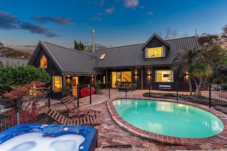 Photo of property in 43 West Lynn Road, Titirangi, Auckland, 0604