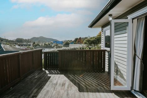 Photo of property in 12 Lincoln Street, Picton, 7220