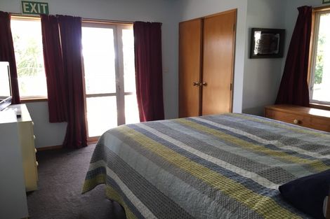 Photo of property in 12 Robin Lane, Browns Bay, Auckland, 0630