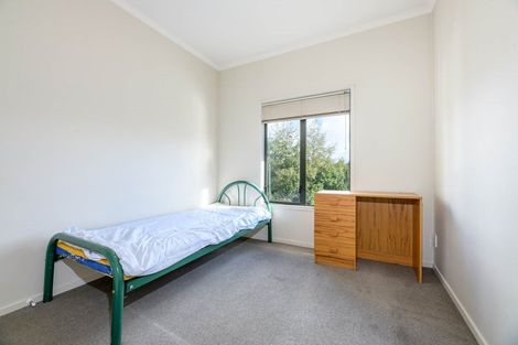 Photo of property in 12 Barnea Circle, Glen Eden, Auckland, 0602