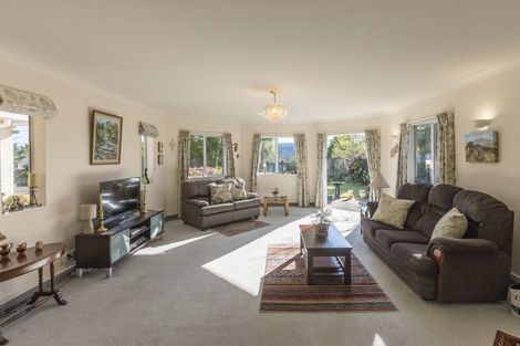 Photo of property in 14 Compass Court, Paraparaumu, 5032