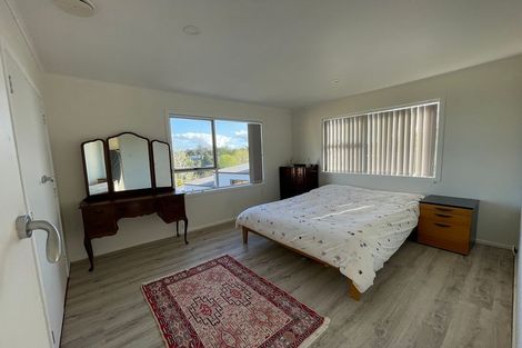 Photo of property in 42 Cyclarama Crescent, Massey, Auckland, 0614