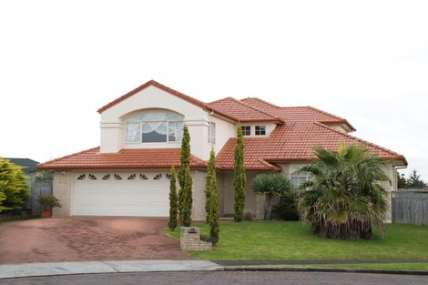 Photo of property in 52 Corta Bella Place, Golflands, Auckland, 2013
