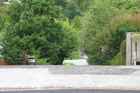 Photo of property in 2/18 Reynolds Place, Torbay, Auckland, 0630