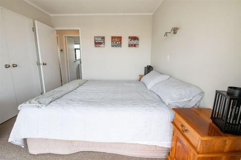 Photo of property in 834b Whangaparaoa Road, Manly, Whangaparaoa, 0930
