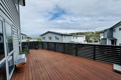 Photo of property in 5/20 Glanmire Road, Newlands, Wellington, 6037