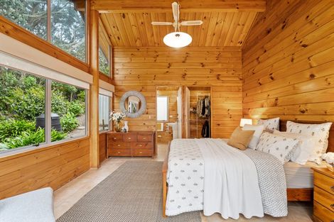 Photo of property in 38 Pacific Parade, Army Bay, Whangaparaoa, 0930