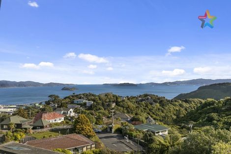 Photo of property in 44 Maungaraki Road, Korokoro, Lower Hutt, 5012