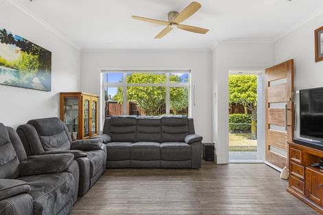 Photo of property in 380 High Street, Rangiora, 7400