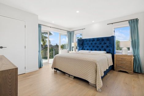 Photo of property in 16 Almond Grove, Greenhithe, Auckland, 0632