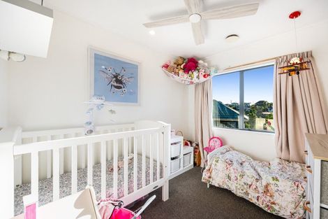 Photo of property in 15b Greta Place, Stanmore Bay, Whangaparaoa, 0932