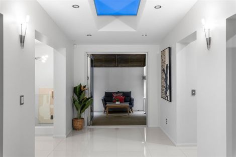 Photo of property in 4 Law Lane, Mount Pleasant, Christchurch, 8081