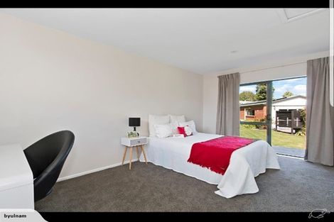 Photo of property in 6 Sealy Place, Bryndwr, Christchurch, 8053