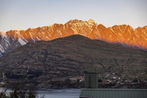Photo of property in 11 Highview Terrace, Queenstown, 9300