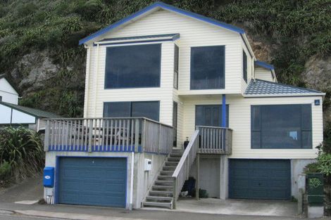 Photo of property in 340 The Esplanade, Island Bay, Wellington, 6023