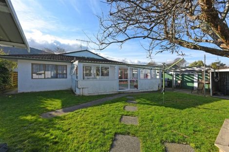 Photo of property in 20 Montana Road, Totara Park, Upper Hutt, 5018