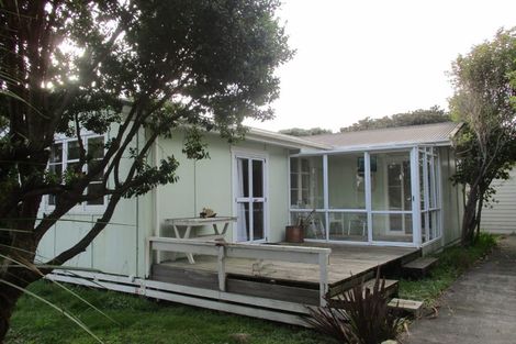 Photo of property in 1 Te Whena Street, Otaki Beach, Otaki, 5512