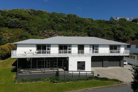 Photo of property in 99 Akaroa Drive, Maupuia, Wellington, 6022