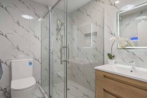 Photo of property in 5/191 Rathgar Road, Henderson, Auckland, 0610