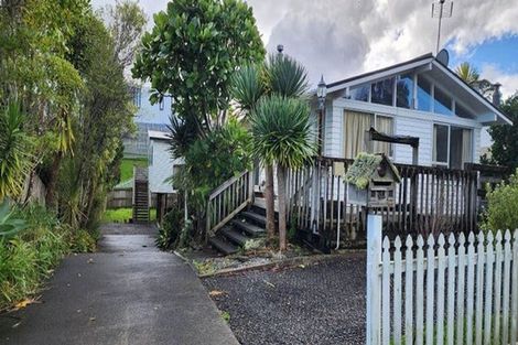 Photo of property in 31 Stott Avenue, Birkdale, Auckland, 0626
