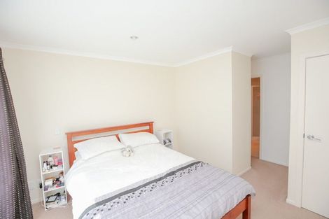 Photo of property in 29a Turville Crescent, Newlands, Wellington, 6037