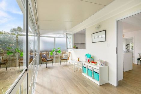 Photo of property in 19 Brennan Avenue, Te Atatu Peninsula, Auckland, 0610