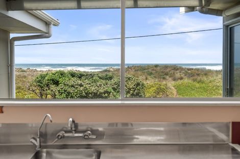 Photo of property in 61 Marine Drive, Te Kopuru, 0371
