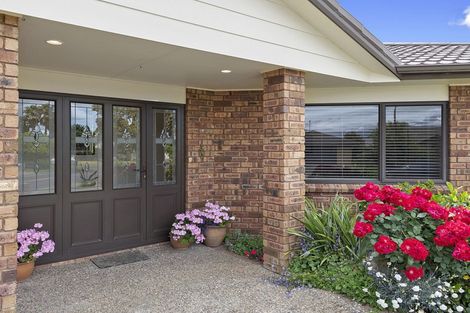 Photo of property in 16 Drumfearn Place, Rototuna, Hamilton, 3210