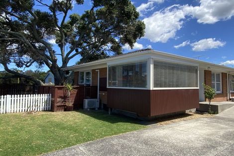 Photo of property in 1/760 Beach Road, Browns Bay, Auckland, 0630
