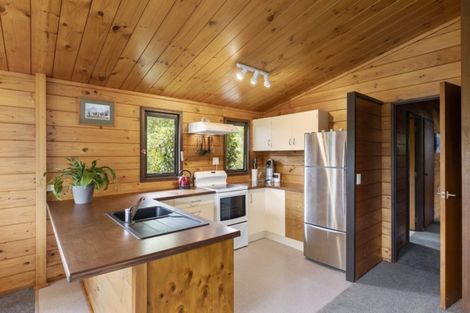 Photo of property in 22 Whitechapel Grove, Stokes Valley, Lower Hutt, 5019