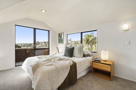 Photo of property in 1/21 Commodore Parry Road, Castor Bay, Auckland, 0620