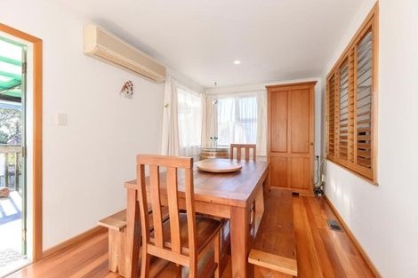 Photo of property in 18 Lavelle Road, Henderson, Auckland, 0612