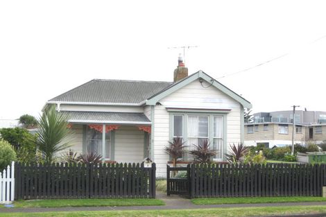 Photo of property in 2 Kingwell Street, Moturoa, New Plymouth, 4310