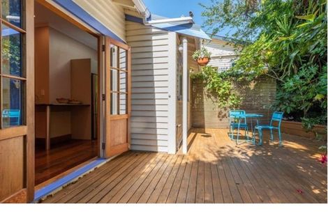 Photo of property in 16 Asquith Terrace, Brooklyn, Wellington, 6021