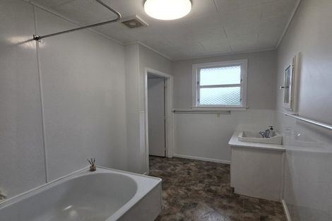Photo of property in 4 Duke Place, New Plymouth, 4310