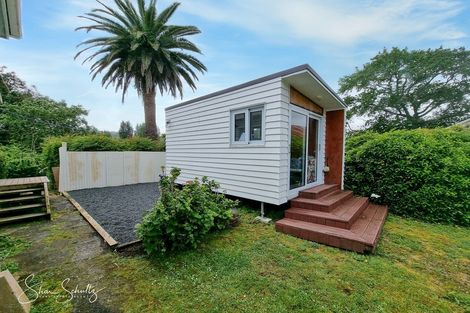Photo of property in 10 Franklin Road, Paparoa, 0571