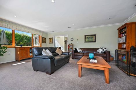 Photo of property in 14 Mcdowall Place, Queenwood, Hamilton, 3210