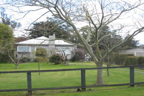 Photo of property in 14 Abbotsford Road, Waipawa, 4210