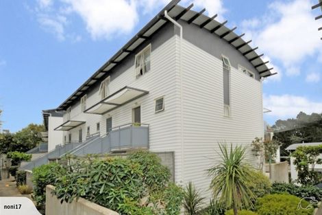 Photo of property in 4b/20 Ian Marwick Place, Birkenhead, Auckland, 0626